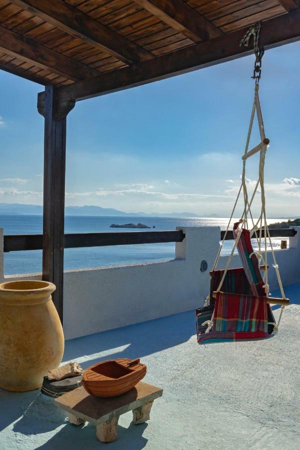 Villa Saronic Seafront Salamís Exterior foto